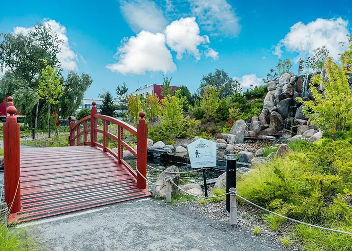 Spacious Luxury With Parking