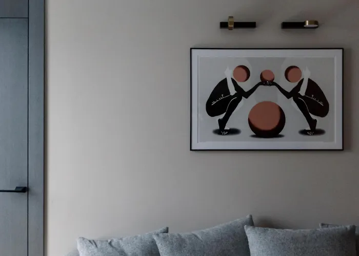 Spacious Luxury With Parking